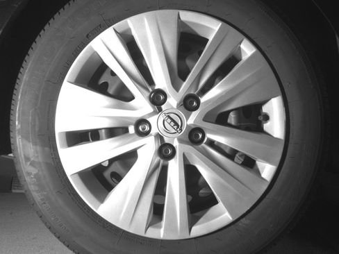 Used 2025 Nissan Sentra S FWD image 15
