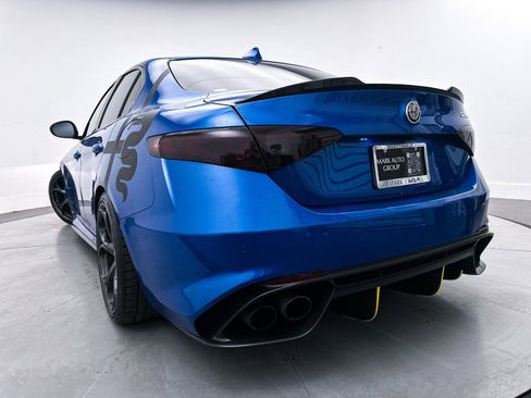 Used 2018 Alfa Romeo Giulia Quadrifoglio w/ Driver Assist Dynamic Package image 12