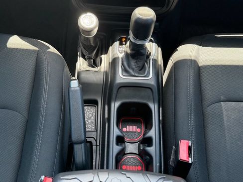 Used 2022 Jeep Gladiator Sport AWD/4WD image 17