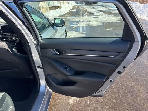 Used 2022 Honda Accord Sport image 9