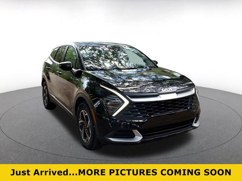 Used 2025 Kia Sportage LX image 1