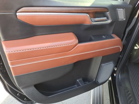 Used 2025 GMC Sierra 1500 Denali Ultimate image 11