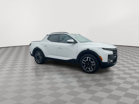 Used 2025 Hyundai Santa Cruz Limited AWD/4WD image 2