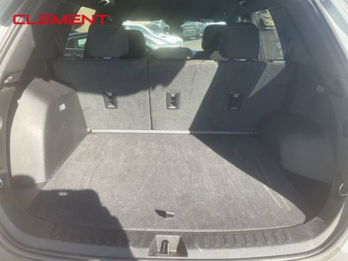 Used 2025 Chevrolet Equinox LT image 24