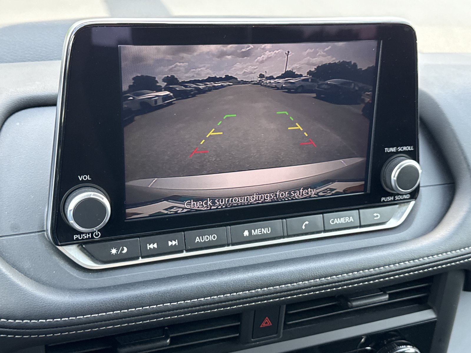 Used 2025 Nissan Rogue S FWD image 22