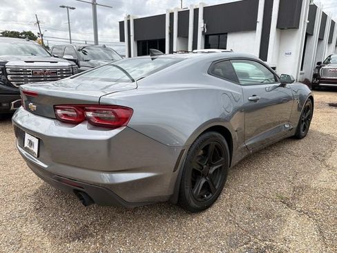 Used 2019 Chevrolet Camaro LT RWD image 6