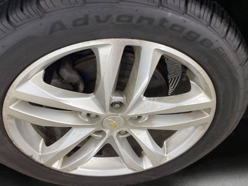 Used 2018 Chevrolet Equinox Premier FWD image 9