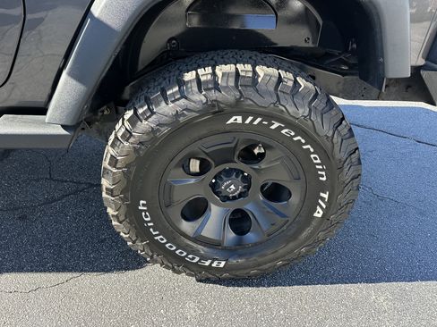 Used 2014 Jeep Wrangler Sport image 21