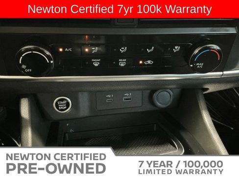 Used 2023 Nissan Rogue S AWD/4WD image 27