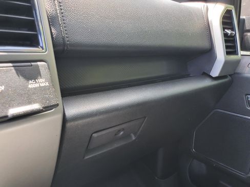 Used 2018 Ford F150 Lariat w/ Equipment Group 502A Luxury AWD/4WD image 32