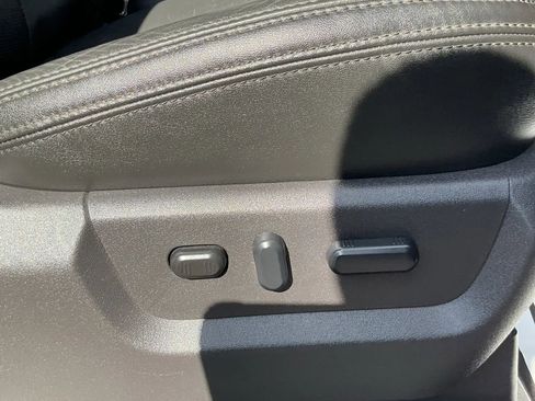 Used 2016 Ford F250 Platinum w/ FX4 Off-Road Package image 48