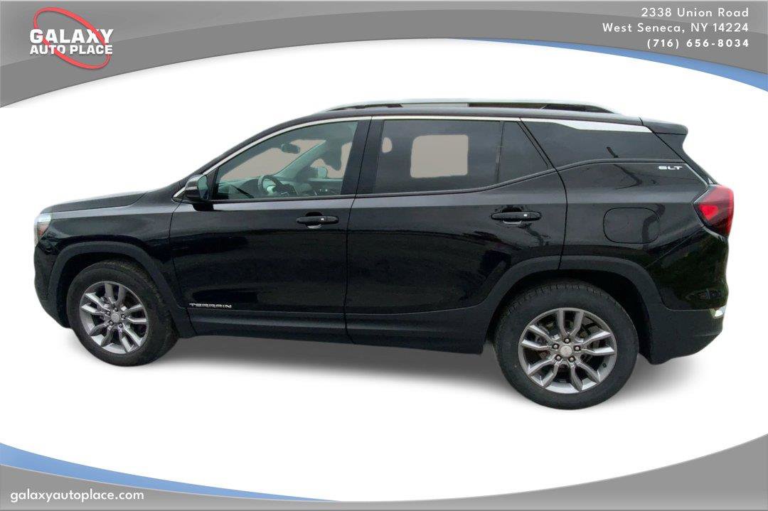 Used 2024 GMC Terrain SLT AWD/4WD image 8