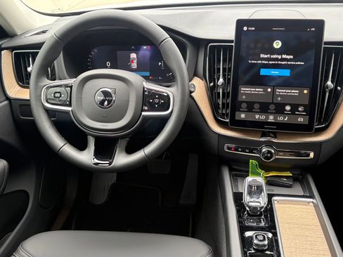 New 2026 Volvo XC60 B5 Core w/ Climate Package AWD/4WD image 12