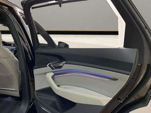 Used 2024 Audi Q8 e-tron Prestige w/ Prestige Package image 90