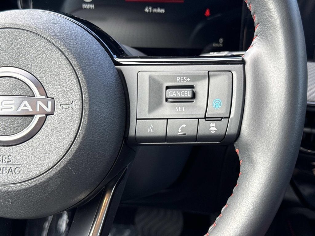 Used 2026 Nissan Kicks SR w/ SR Premium Package AWD/4WD image 9