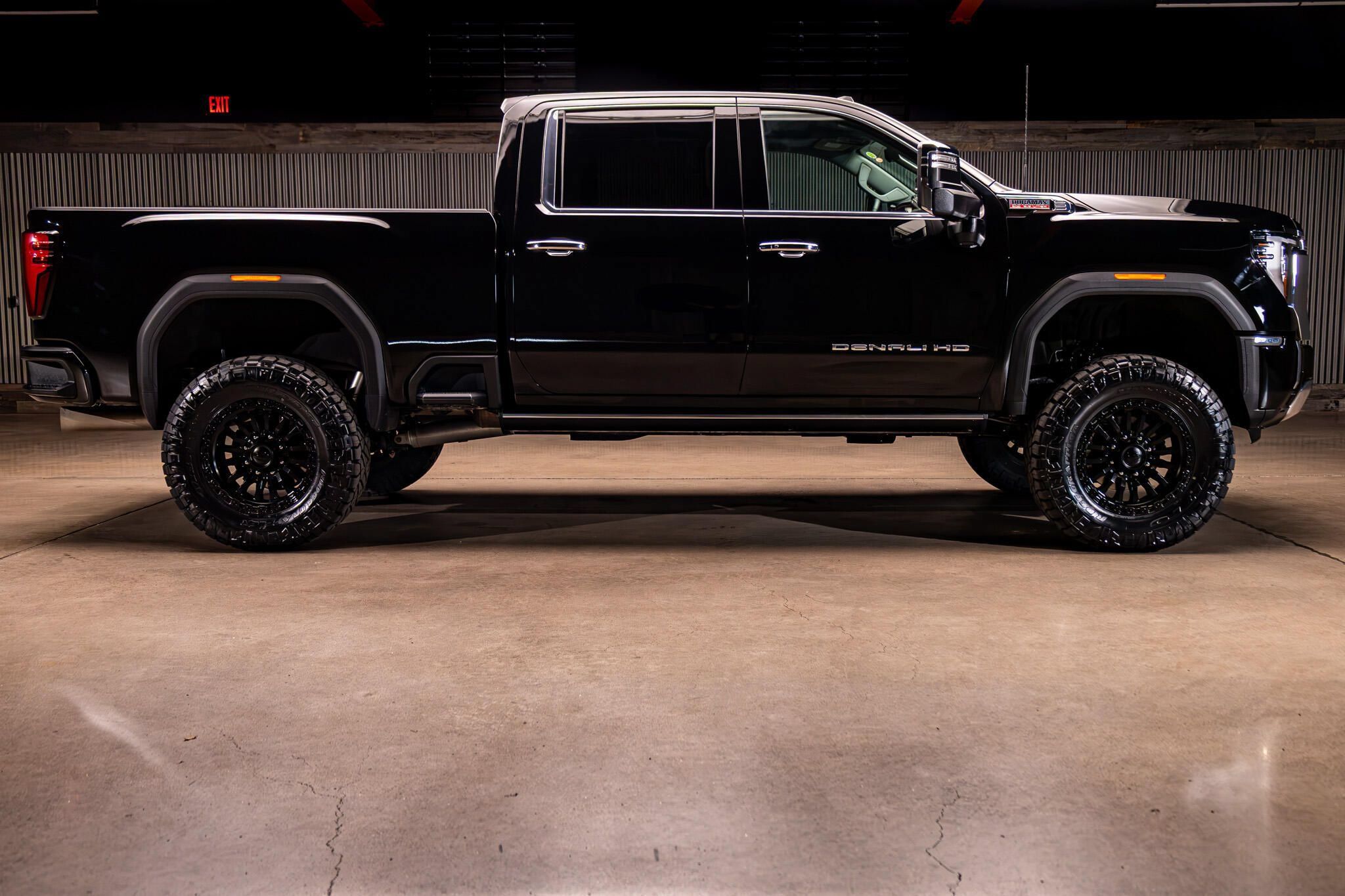Used 2026 GMC Sierra 3500 Denali w/ Denali Reserve Package AWD/4WD image 11
