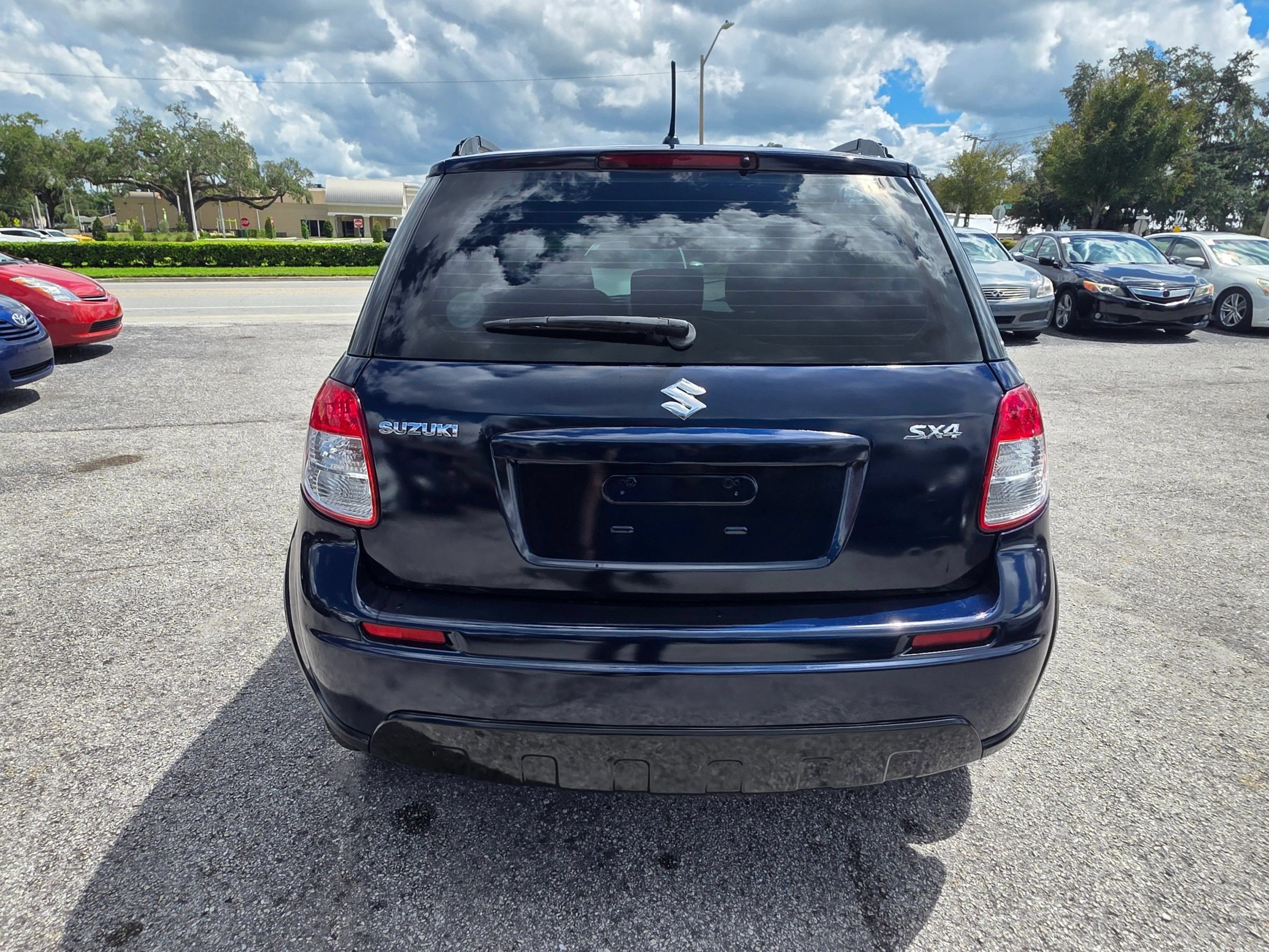 Used 2008 Suzuki SX4 Hatchback FWD image 6