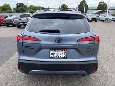 Used 2022 Toyota Corolla Cross XLE w/ Convenience Package AWD/4WD image 6