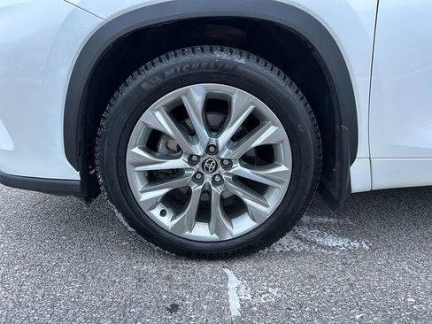 Used 2021 Toyota Highlander Limited image 10