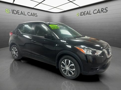 Used 2019 Nissan Kicks S FWD image 7