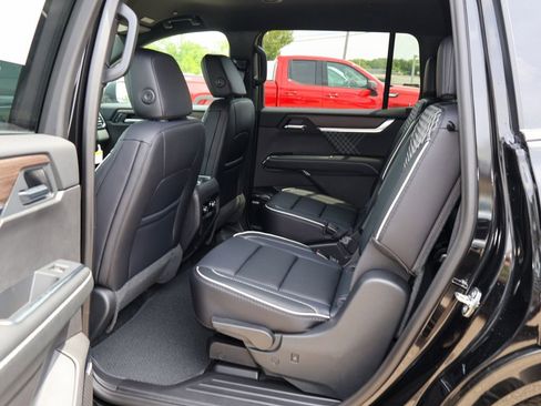 New 2026 GMC Acadia Denali AWD/4WD image 11