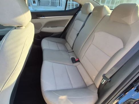 Used 2020 Hyundai Elantra SEL image 8