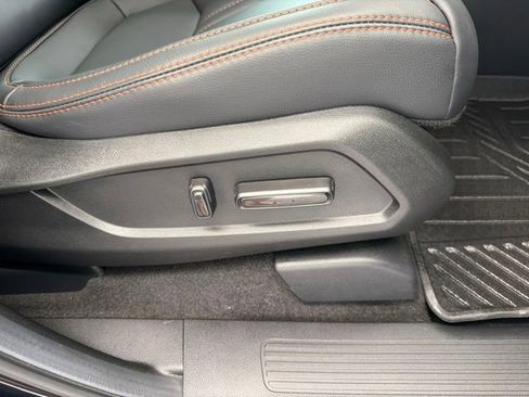 Used 2025 Honda Pilot TrailSport image 14