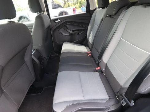Used 2015 Ford Escape SE FWD image 9