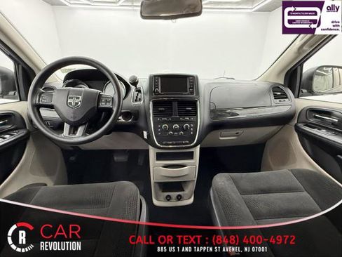 Used 2019 Dodge Grand Caravan SE image 14