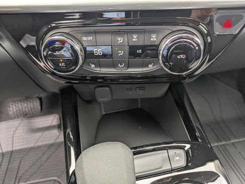 New 2026 Chevrolet Trax LT w/ Driver Confidence Package image 22