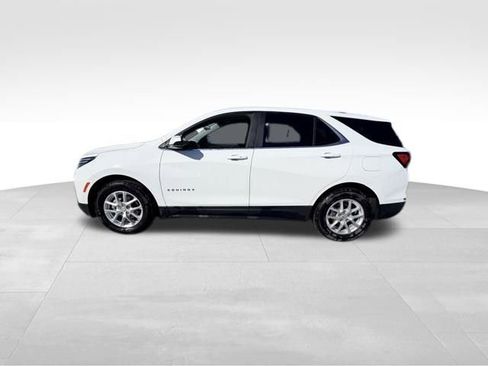 Used 2024 Chevrolet Equinox LT image 3