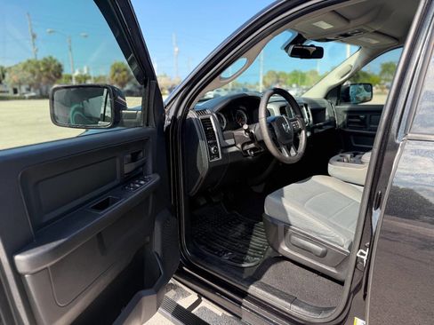 Used 2016 RAM 1500 Express w/ Black Ram 1500 Express Group RWD image 12