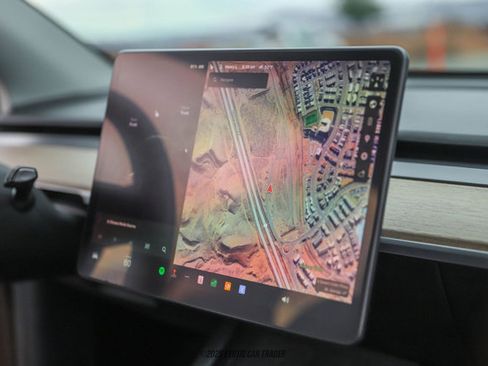 Used 2021 Tesla Model Y Long Range image 20