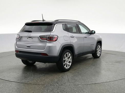 Used 2025 Jeep Compass Limited AWD/4WD image 9