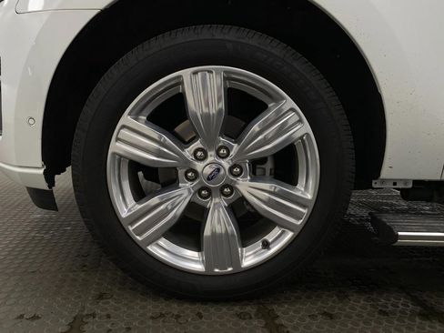 Used 2024 Ford Expedition Platinum image 14