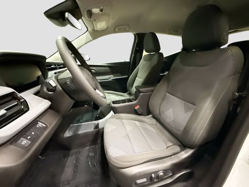 New 2027 Chevrolet Bolt LT w/ Comfort Package FWD image 25