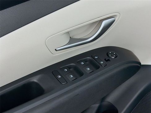 Used 2023 Hyundai Tucson SEL image 18