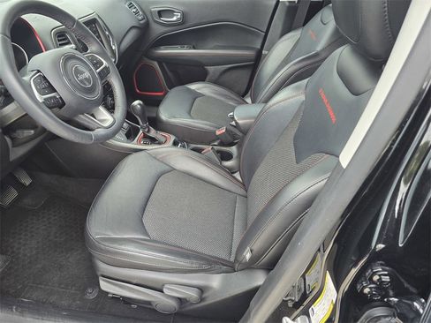 Used 2019 Jeep Compass Trailhawk image 20