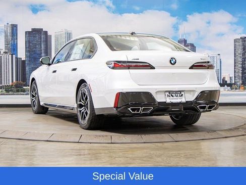 Used 2025 BMW 760i xDrive AWD/4WD image 9