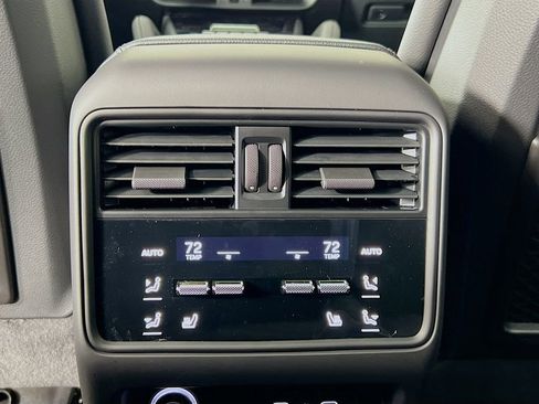 New 2026 Porsche Cayenne image 27