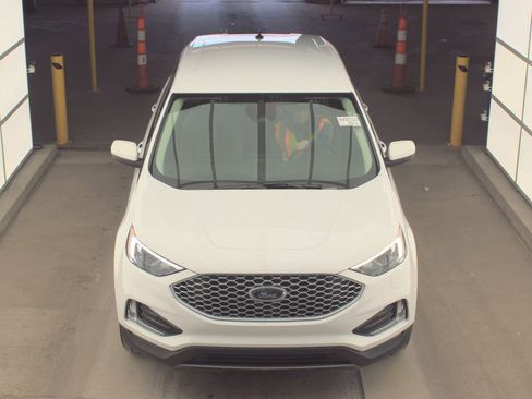 Used 2024 Ford Edge SEL w/ Convenience Package image 3