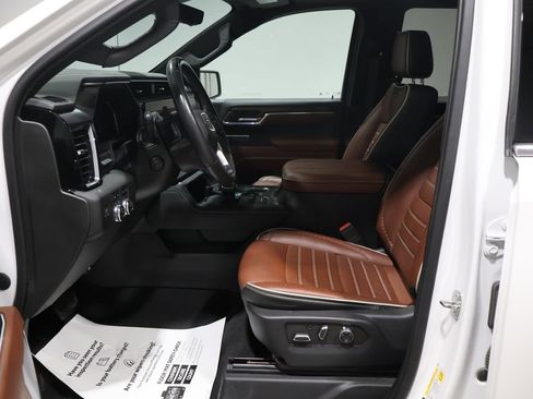 Used 2023 GMC Sierra 1500 Denali Ultimate image 11