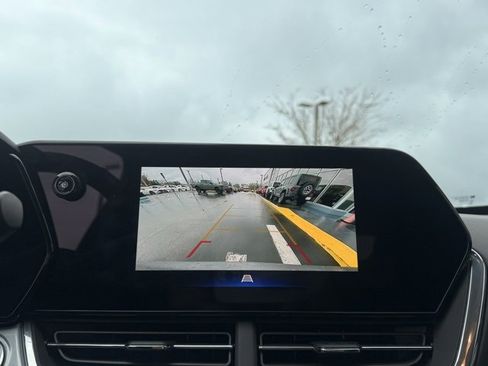 Used 2025 Chevrolet Trax LT w/ LT Convenience Package image 17