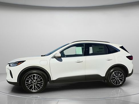 New 2026 Ford Escape SE image 15