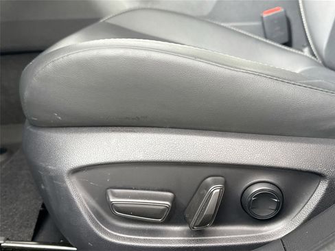 Used 2025 Toyota Prius Limited image 32