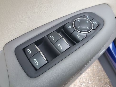 Certified 2023 Cadillac XT5 Premium Luxury w/ LPO, Floor Liner Package image 15