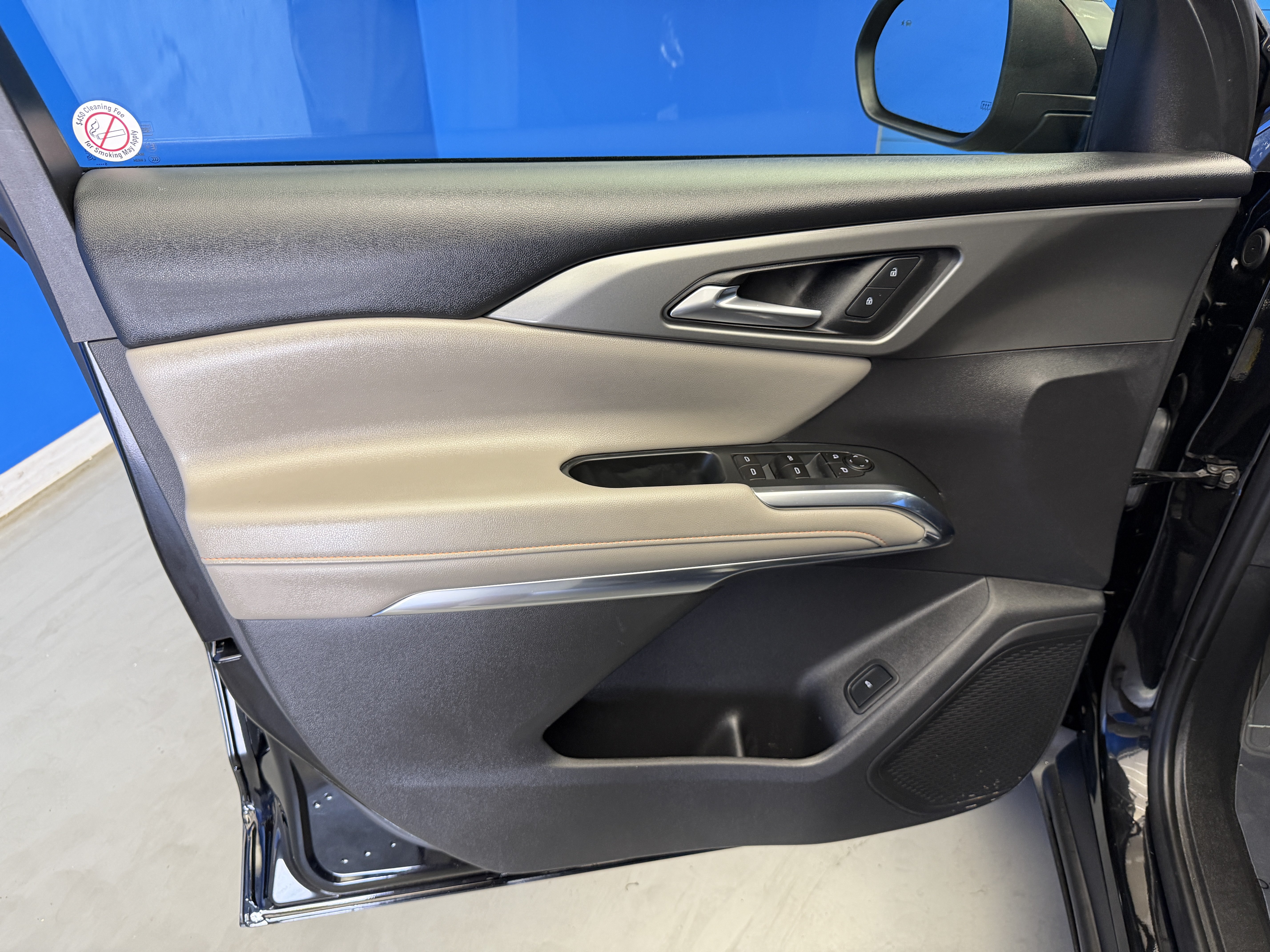 Used 2026 Chevrolet Traverse LT w/ Driver Confidence Package FWD image 9