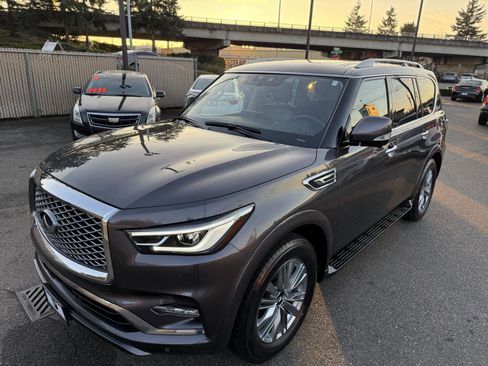 Used 2024 INFINITI QX80 Luxe image 2