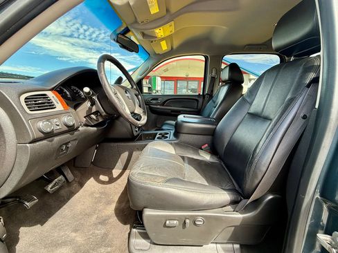 Used 2009 GMC Sierra 2500 W/T AWD/4WD image 9