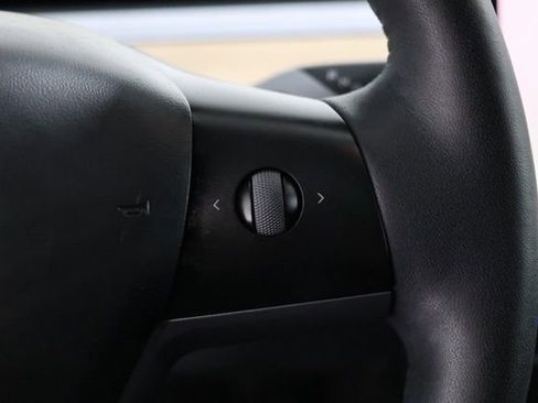 Used 2023 Tesla Model Y Long Range image 20